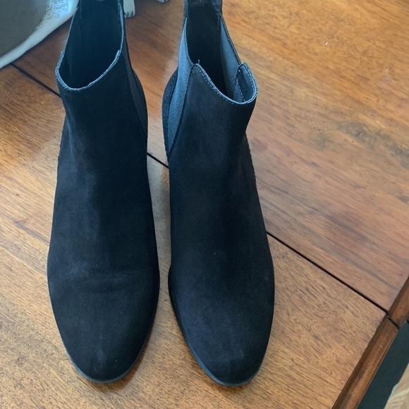 New Alex Marie black suede booties size 7M NEw without box - Picture 1 of 13